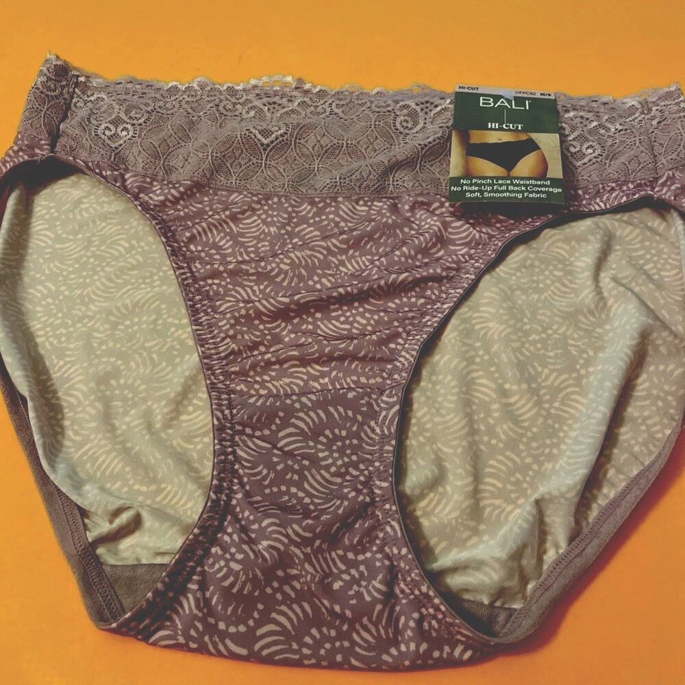 BEW! Bali Lavender Hi- Cut Panties W Lace Trim / Medium 6/ $14